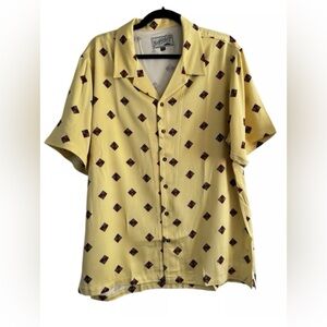 Bogey Boys The Rectangle Yellow Geo Mens Sm
Button-Up Golf Shirt Camp Collar New